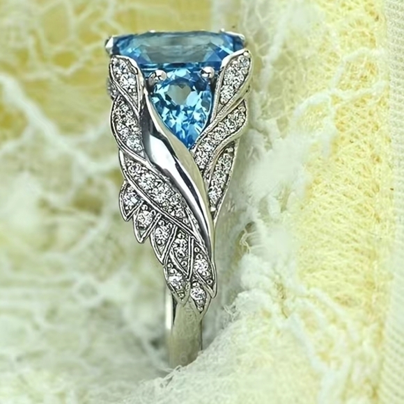 New Stunning blue women's ring - Picture 2 of 3